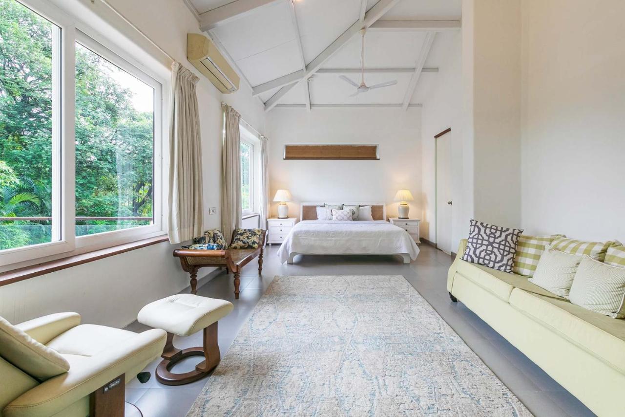 Hamptons Charm By Stayvista Luxury 5Br With Pool, Lawn & Table Tennis อลีบาก ภายนอก รูปภาพ