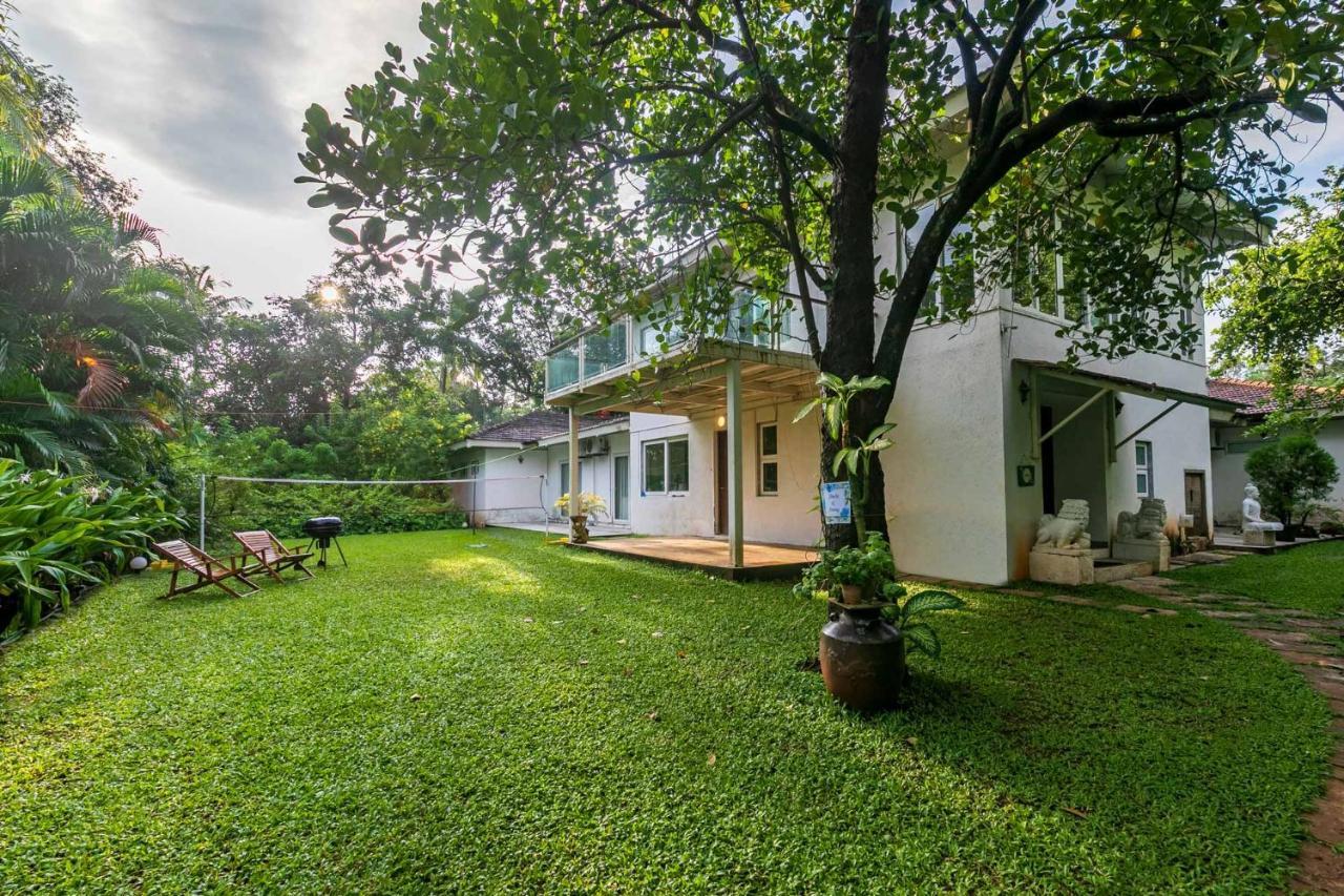 Hamptons Charm By Stayvista Luxury 5Br With Pool, Lawn & Table Tennis อลีบาก ภายนอก รูปภาพ