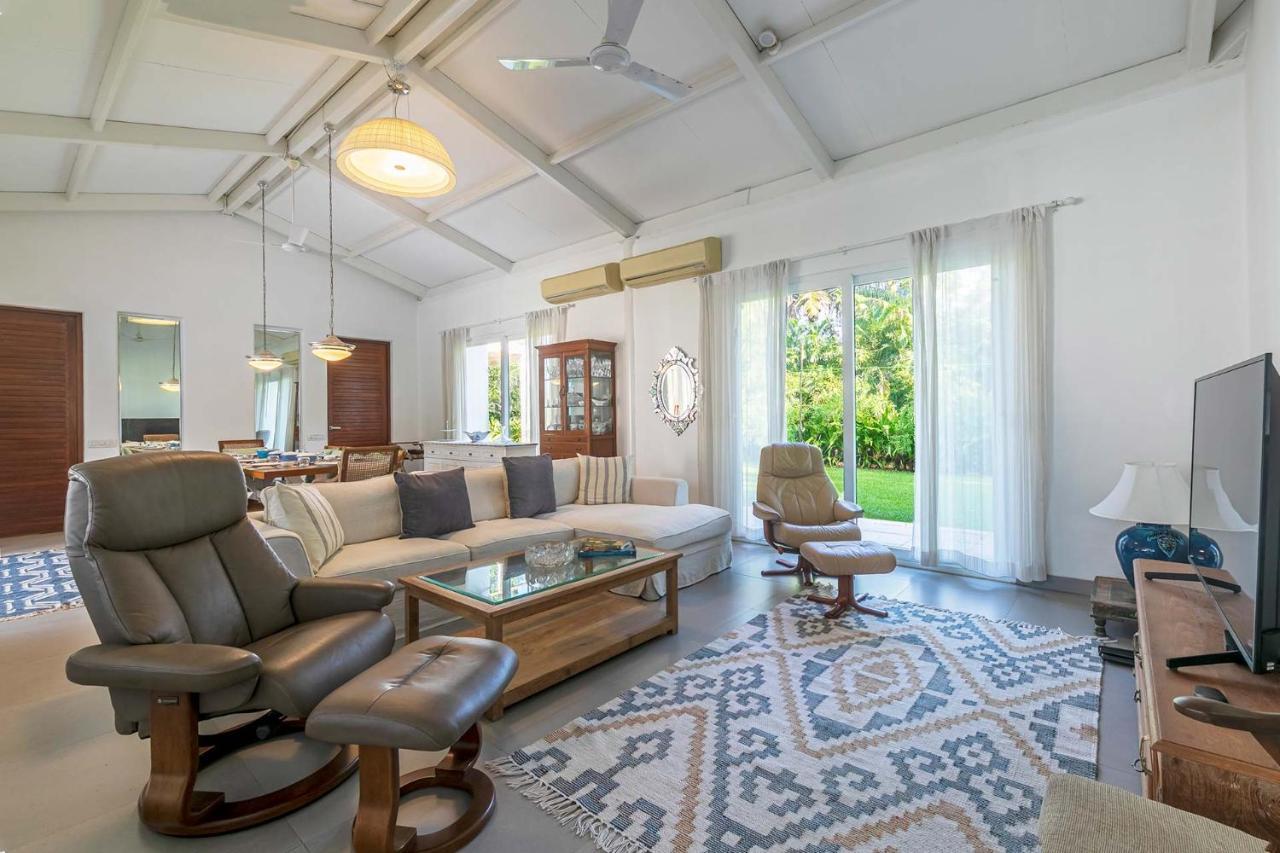 Hamptons Charm By Stayvista Luxury 5Br With Pool, Lawn & Table Tennis อลีบาก ภายนอก รูปภาพ
