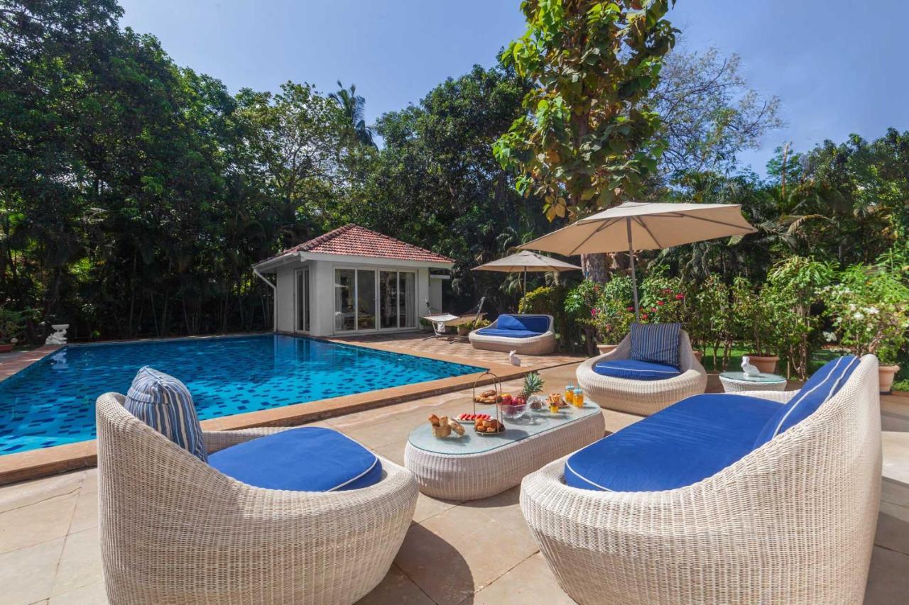 Hamptons Charm By Stayvista Luxury 5Br With Pool, Lawn & Table Tennis อลีบาก ภายนอก รูปภาพ
