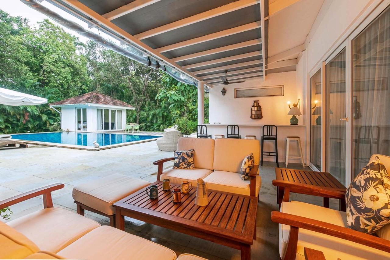 Hamptons Charm By Stayvista Luxury 5Br With Pool, Lawn & Table Tennis อลีบาก ภายนอก รูปภาพ